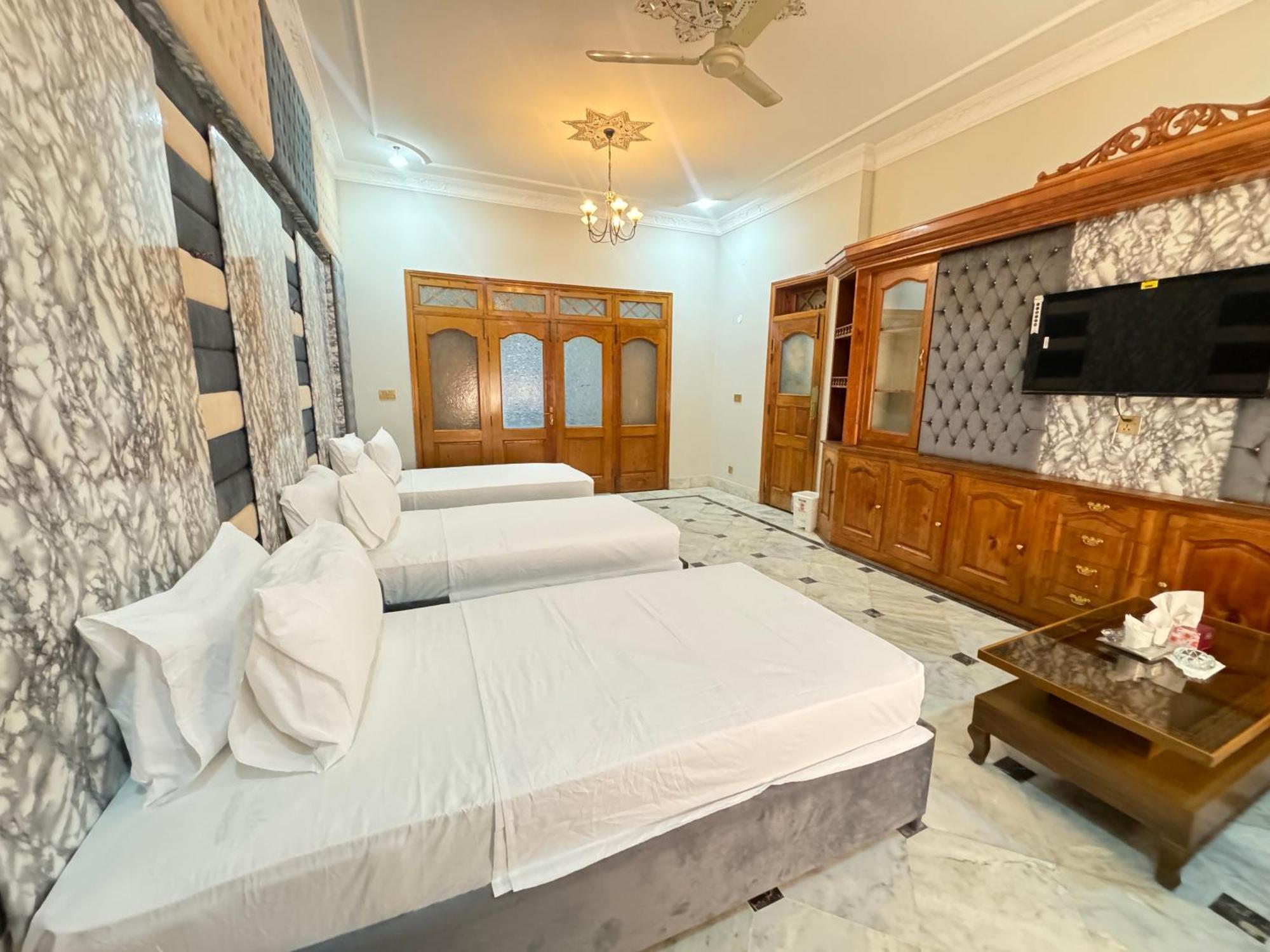 Royal Executive Inn Guest House Islamabad Exterior photo