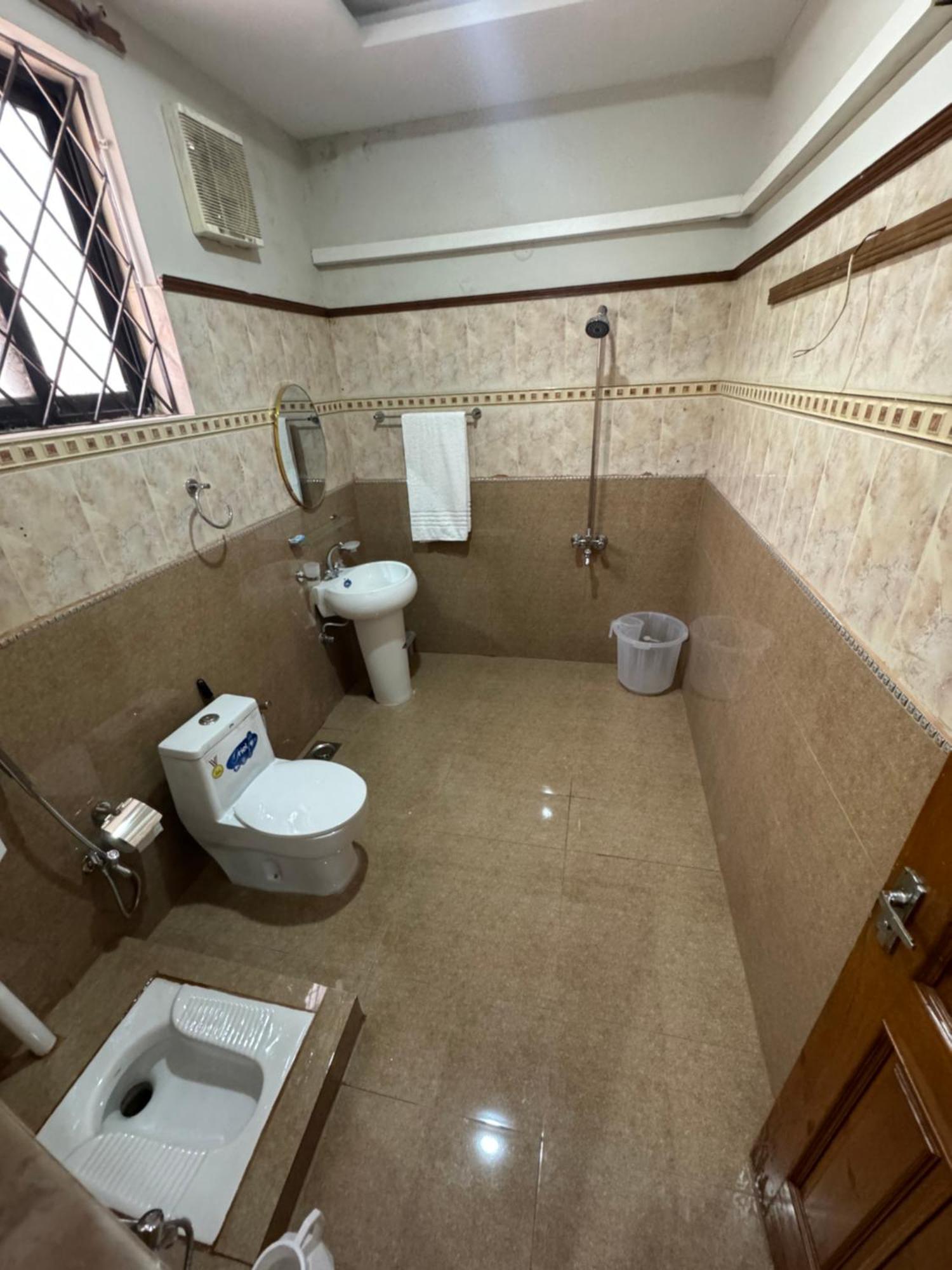 Royal Executive Inn Guest House Islamabad Exterior photo